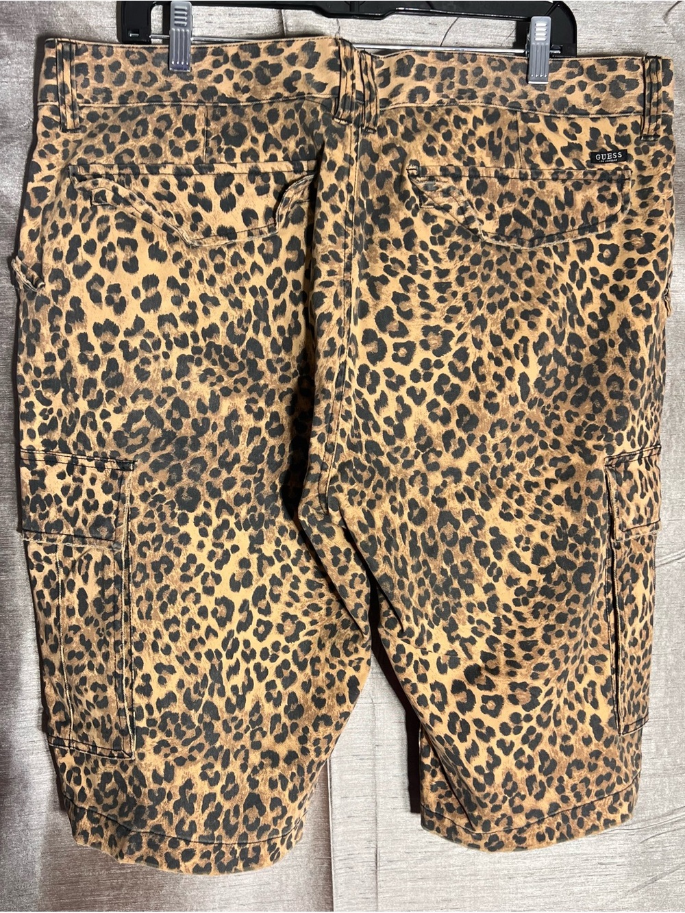 VTG GUESS Leopard Print Canvas Cargo Shorts Size 38 - Picture 6 of 10